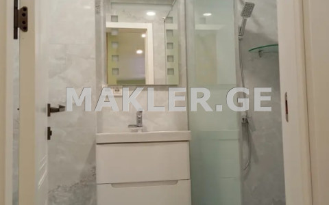  Продается 3 комнатная  Квартира в Сабуртало  на пр. Геловани 