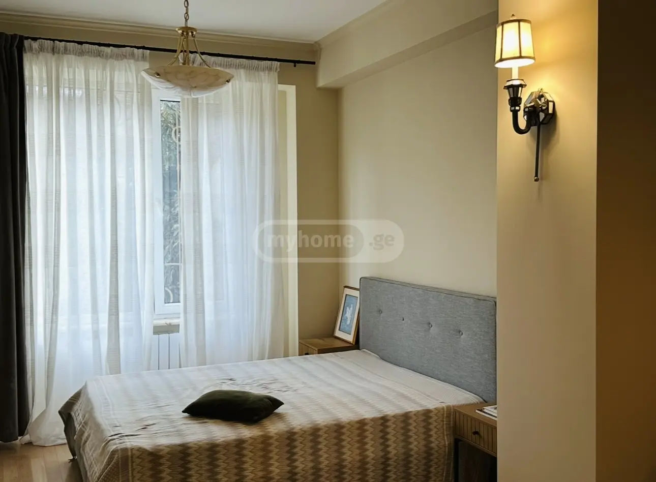  Сдаётся 3 комнатная  Квартира в Ваке  на ул. Т.Табидзе 