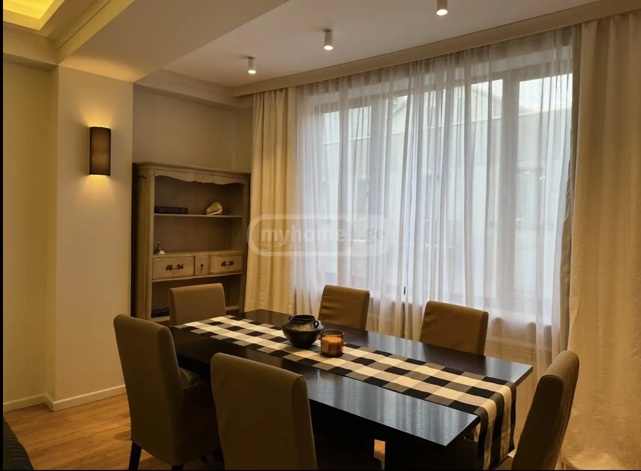  Сдаётся 3 комнатная  Квартира в Ваке  на ул. Т.Табидзе 