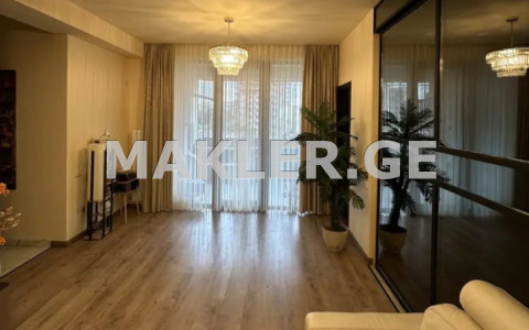  იყიდება 4 ოთახიანი  ბინა ნუცუბიძის პლატოზე  კაპანელის ქუჩაზე 