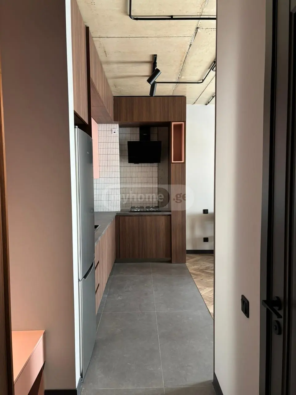  ქირავდება 2 ოთახიანი  ბინა ლისის ტბაზე