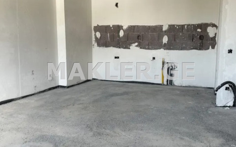  Продается 4 комнатная  Квартира в Сабуртало  на пр. Геловани 