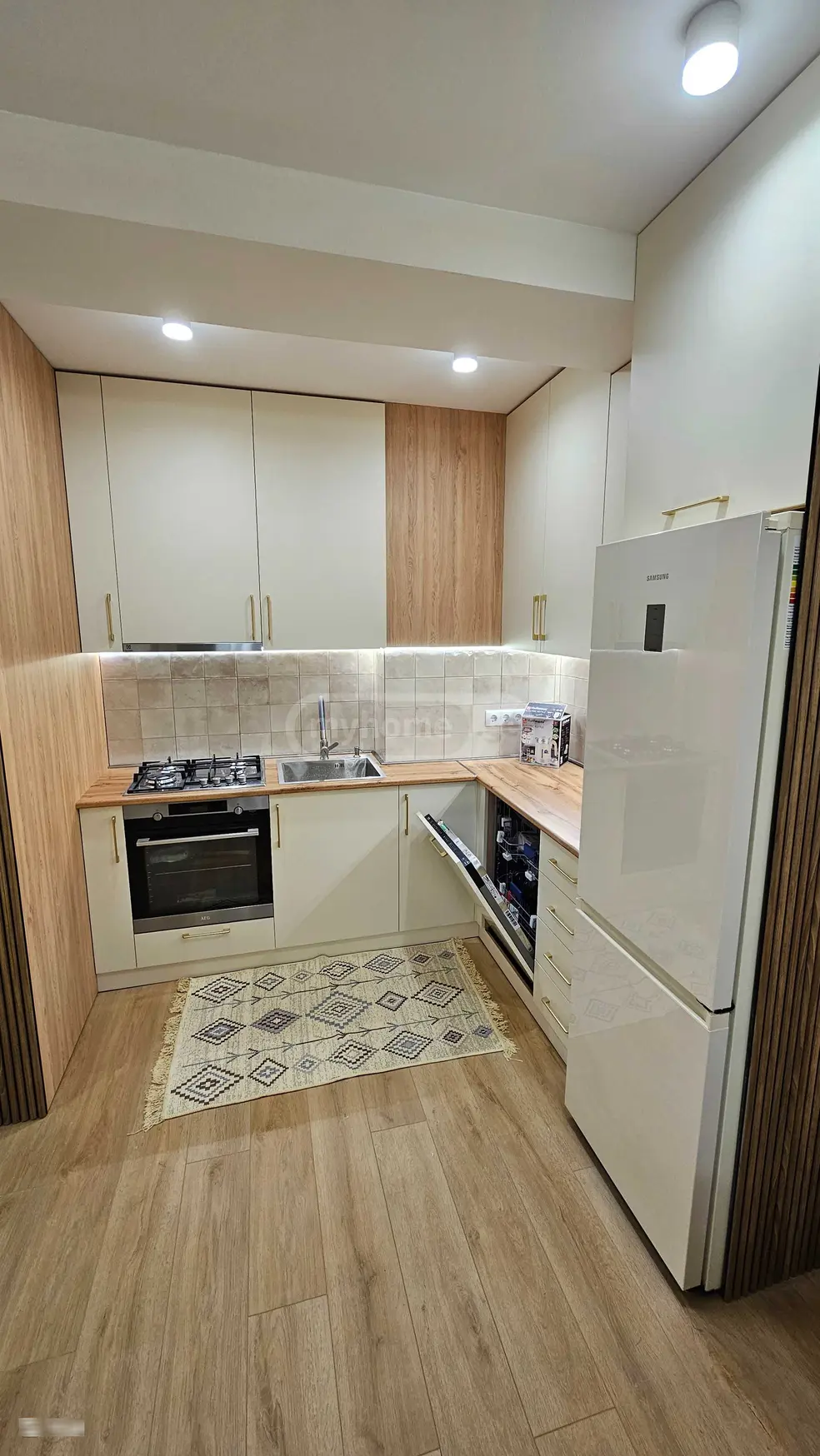  ქირავდება 2 ოთახიანი  ბინა ლისის ტბაზე  ავთო ვარაზის ქუჩა 