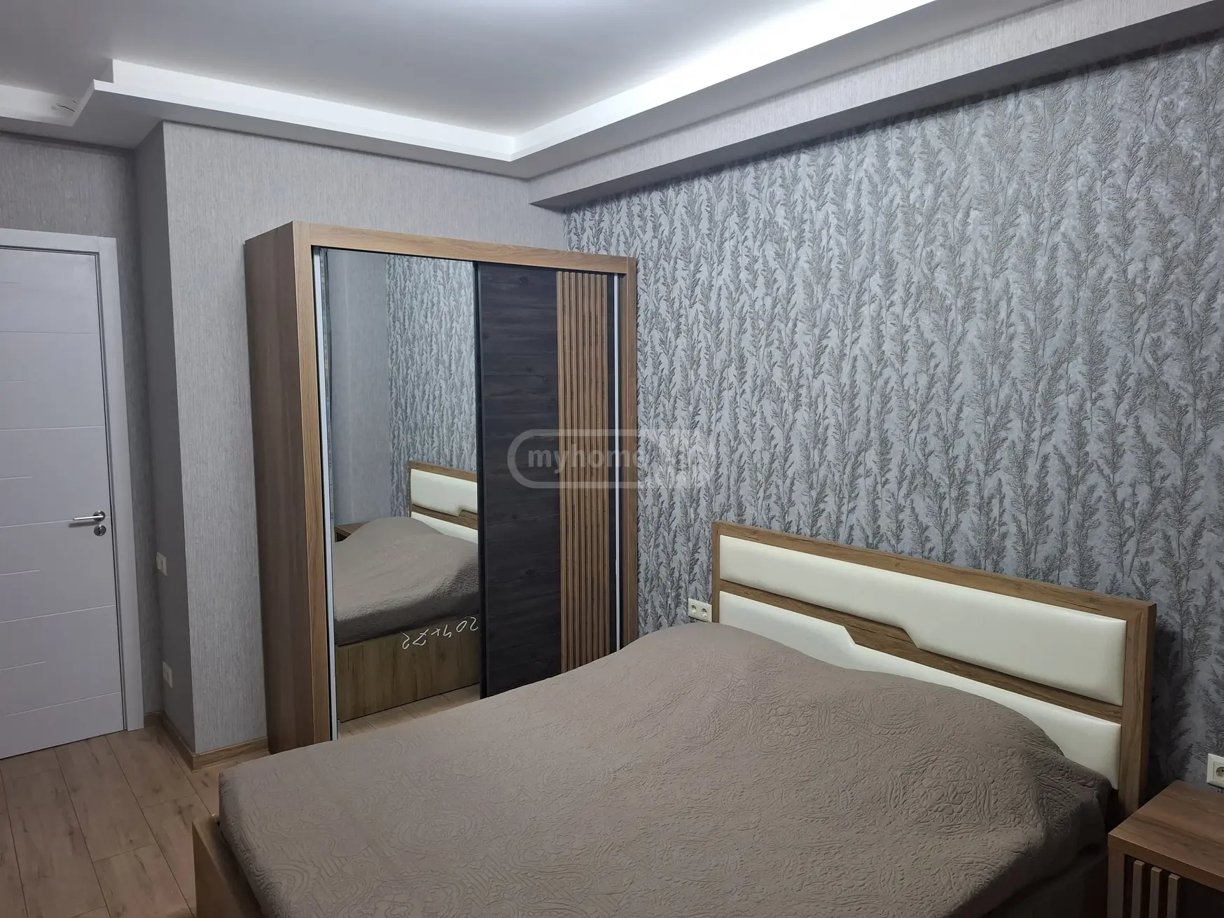  ქირავდება 2 ოთახიანი  ბინა ლისის ტბაზე  ავთო ვარაზის ქუჩა 