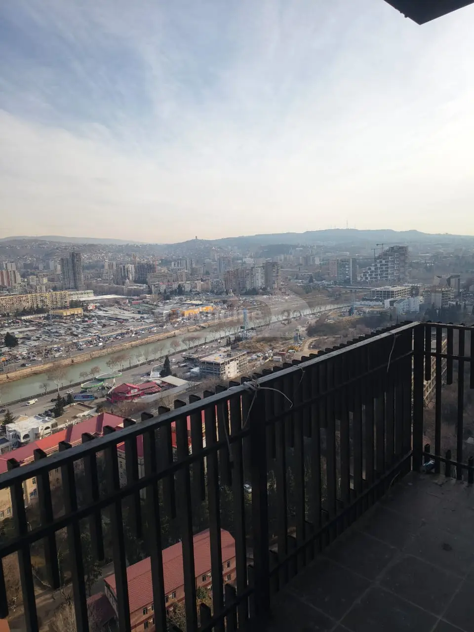  Продается 3 комнатная  Квартира в Сабуртало  на ул. Шартава 