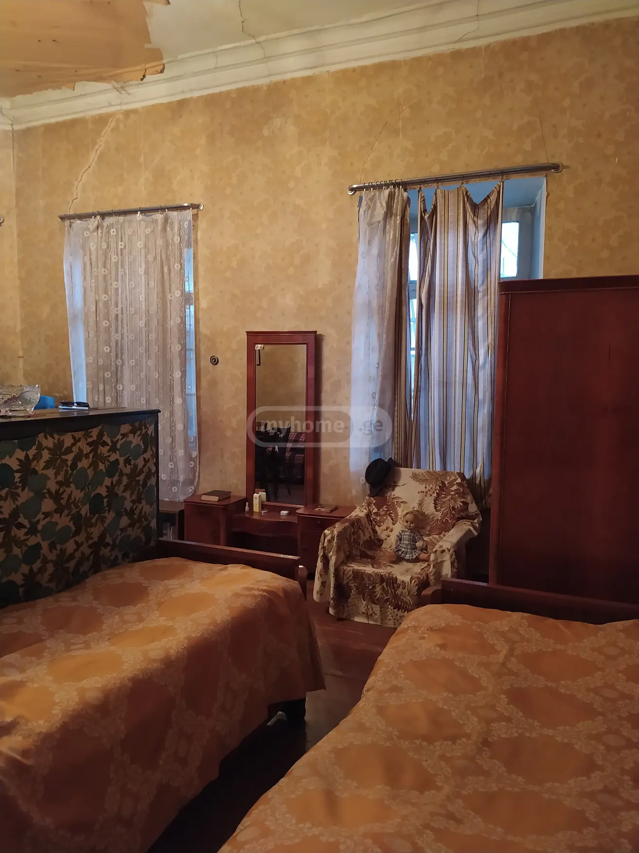  For Sale 2 room  Apartment in Abanotubani dit. (Old Tbilisi)  in Pirdousi blind alley 