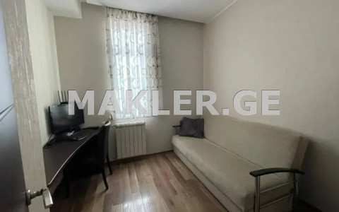  Продается 3 комнатная  Квартира в Сабуртало  на ул. Панаскертели-Цицишвили 