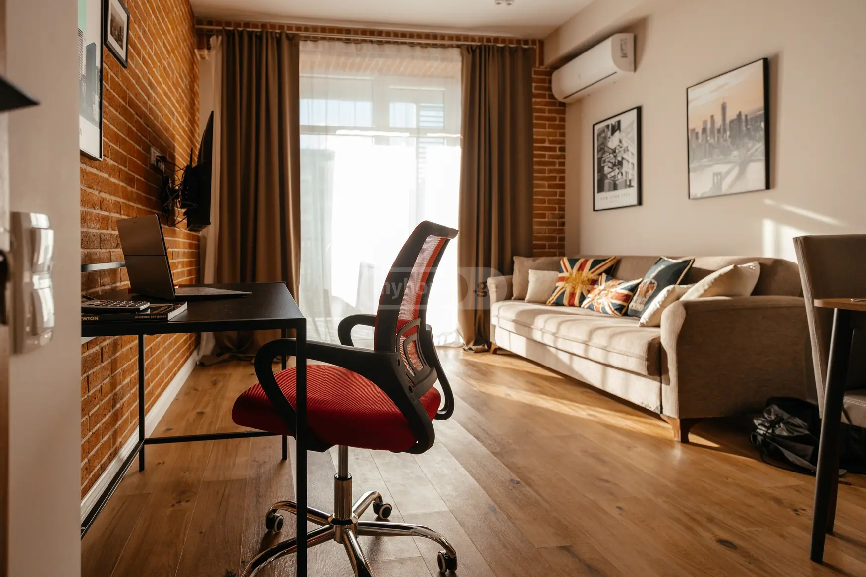  იყიდება 2 ოთახიანი  ბინა ისანში  ნავთლუღის ქუჩაზე 