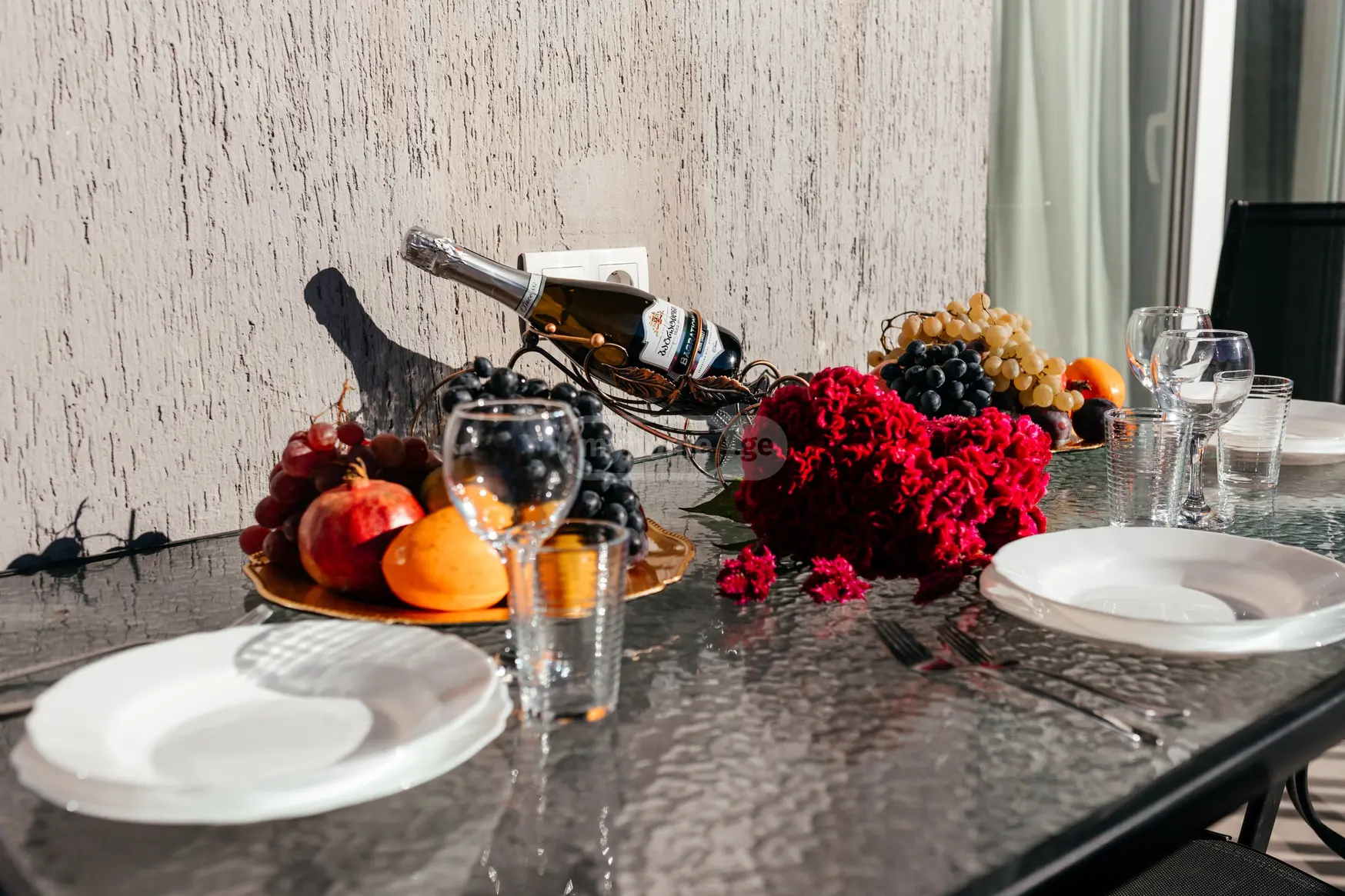  იყიდება 2 ოთახიანი  ბინა ისანში  ნავთლუღის ქუჩაზე 