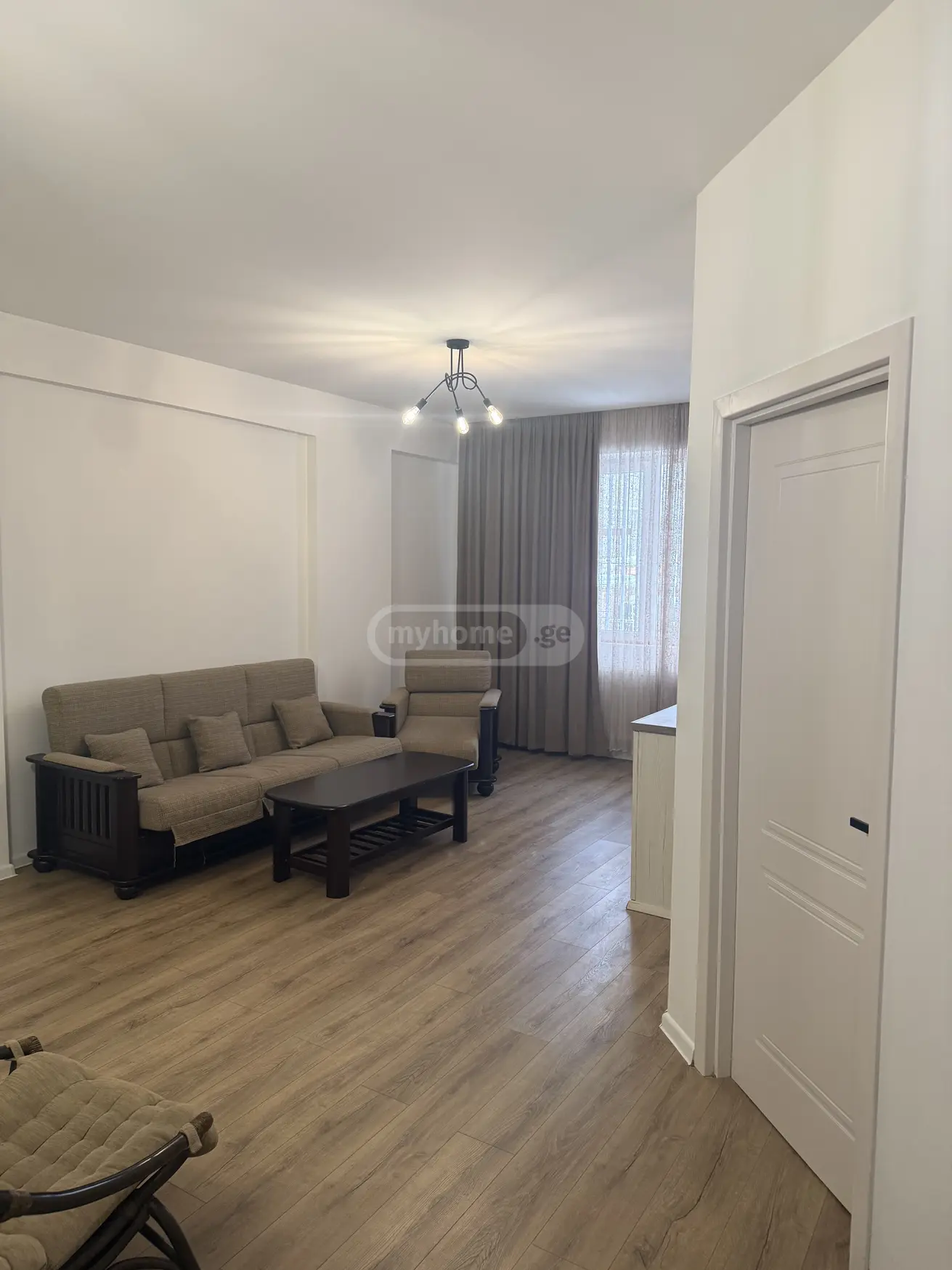  იყიდება 2 ოთახიანი  ბინა საბურთალოზე  გაზაფხულის ქუჩაზე 