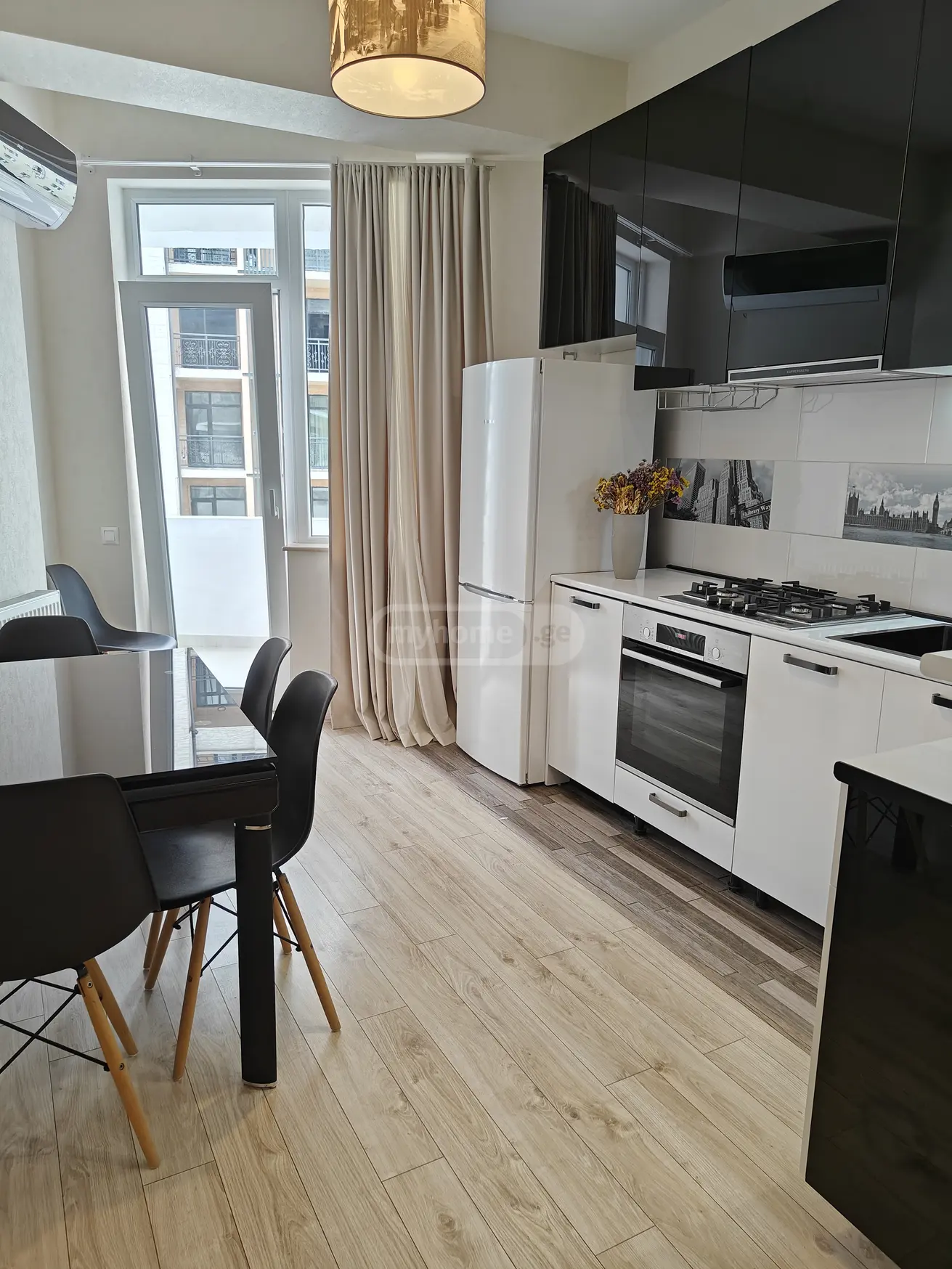  Сдаётся 3 комнатная  Квартира в Сабуртало  На улице Бидзина Квернадзе 