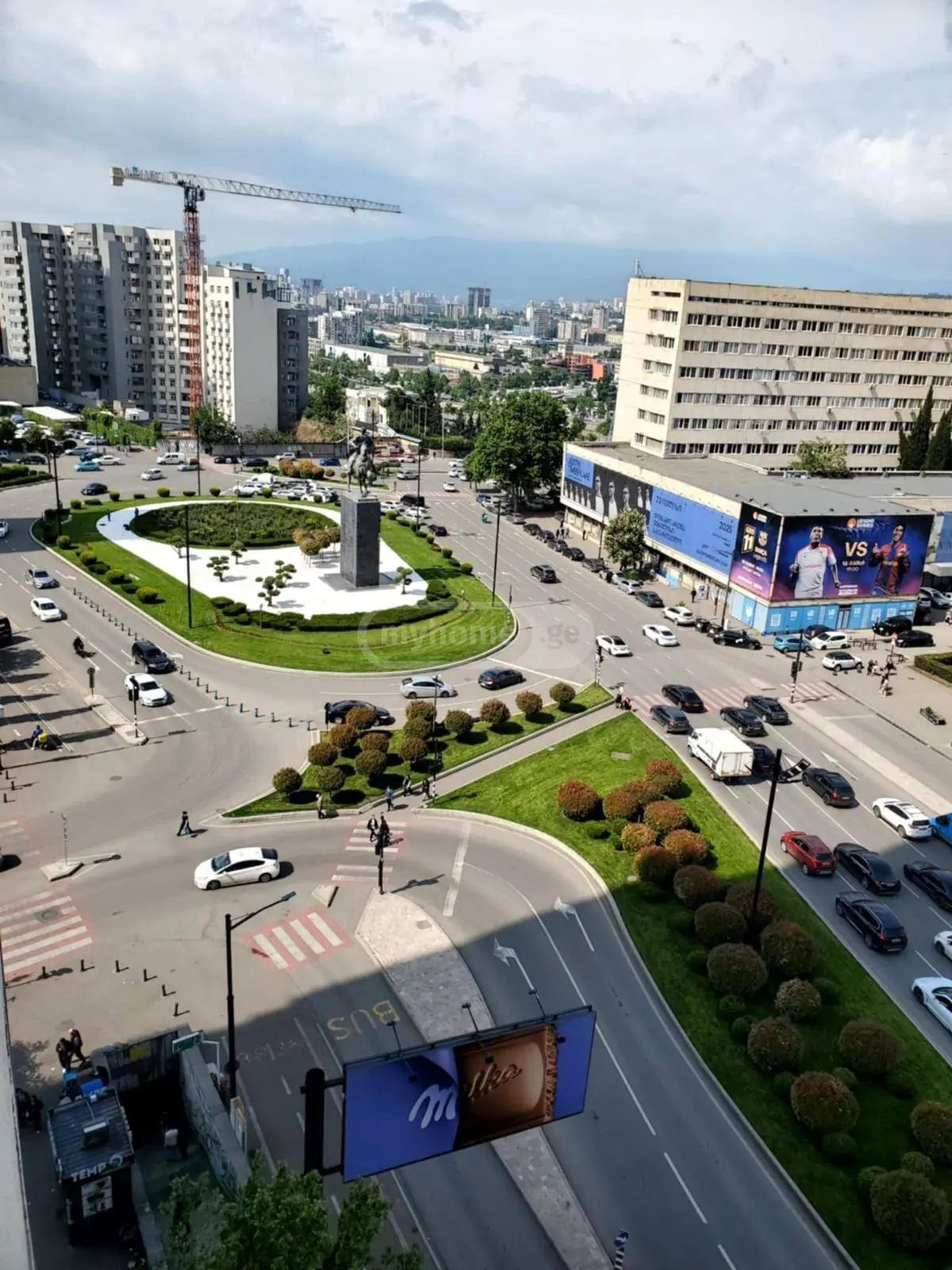  For Rent 3 room  Apartment in Saburtalo dist.  on Kostava st. 