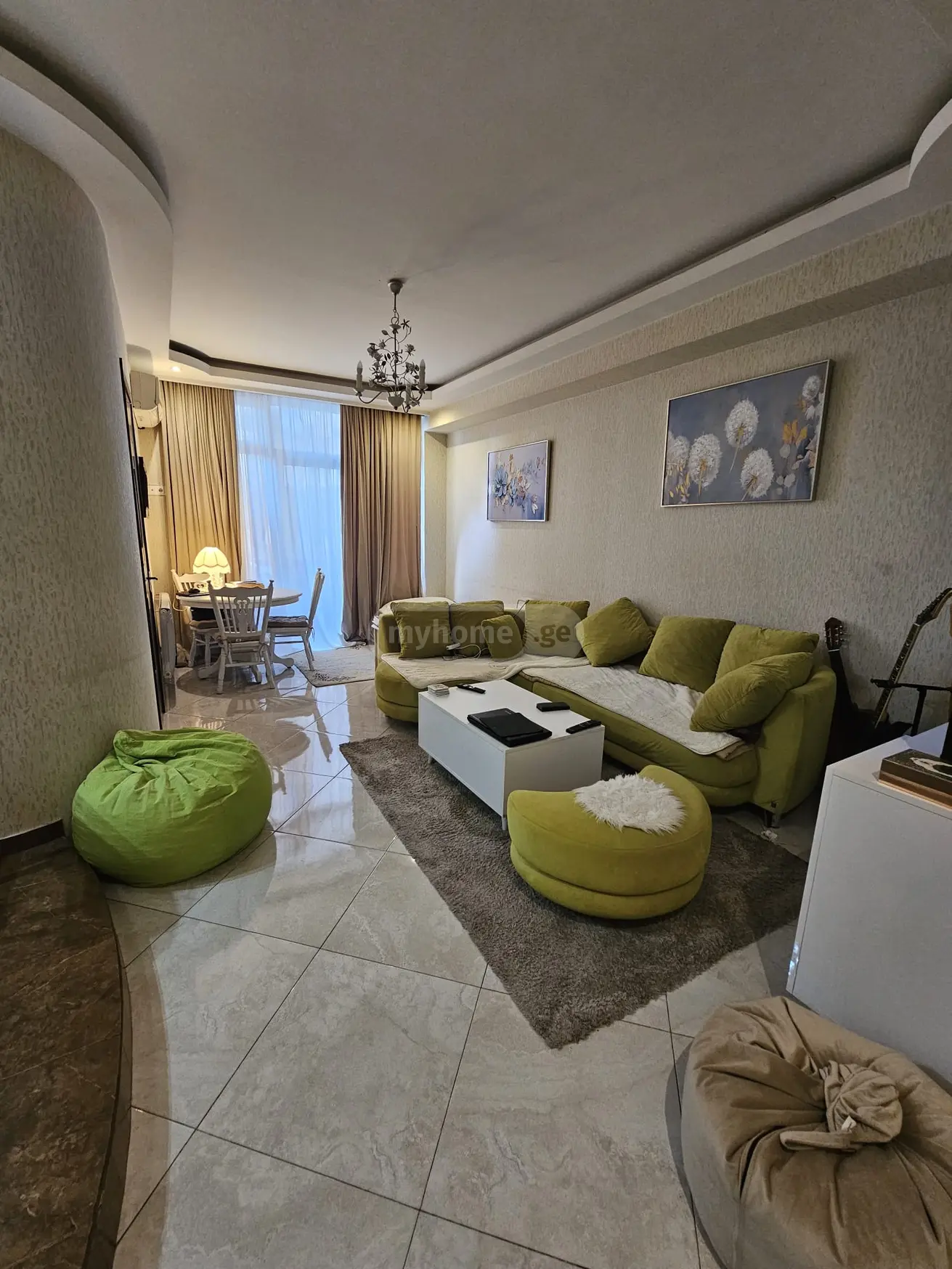  იყიდება 2 ოთახიანი  ბინა საბურთალოზე