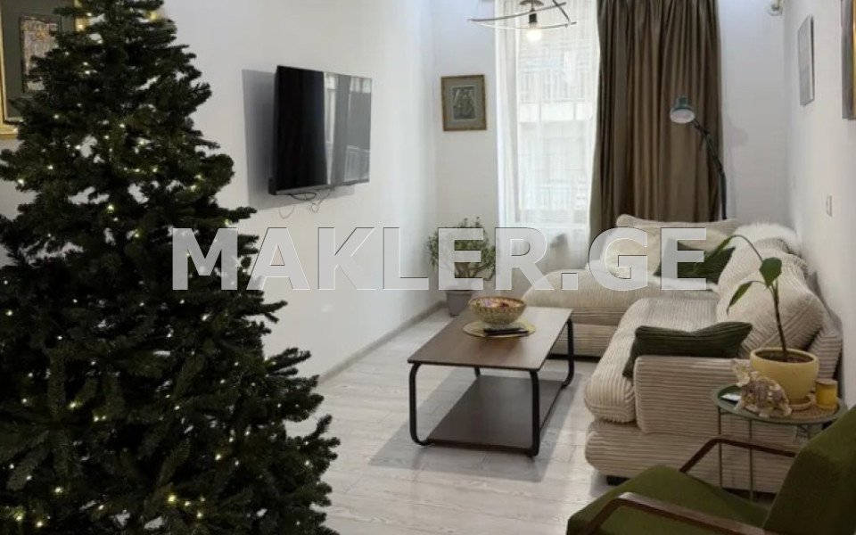  Продается 2 комнатная  Квартира в Сабуртало  на ул. Бурдзгла 