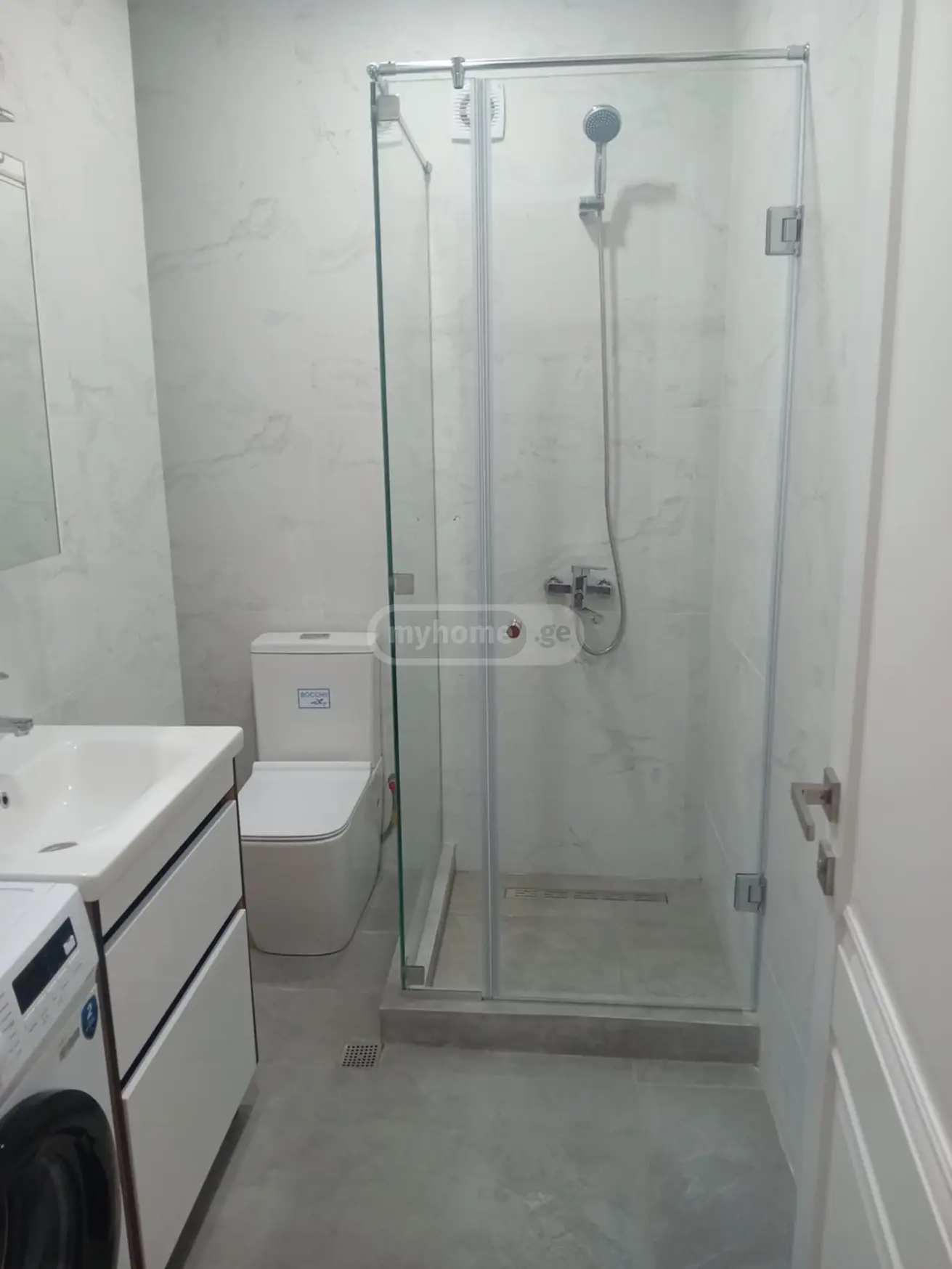  იყიდება 2 ოთახიანი  ბინა ნუცუბიძის პლატოზე