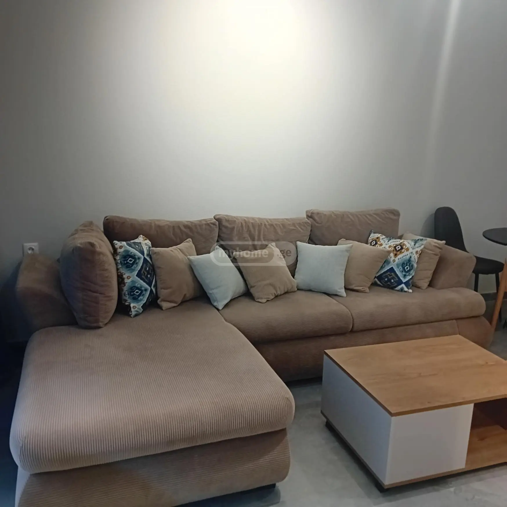  იყიდება 2 ოთახიანი  ბინა ნუცუბიძის პლატოზე