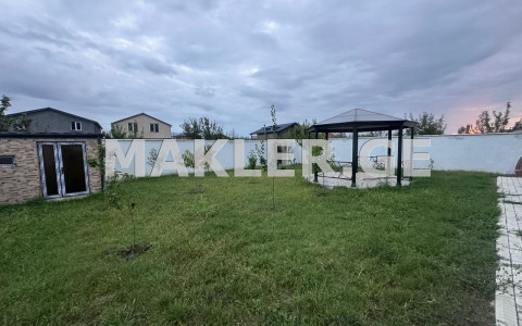  იყიდება 900 m² ფართობის აგარაკი მისაქციელში