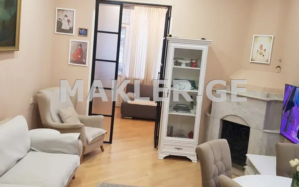  იყიდება 3 ოთახიანი  ბინა საბურთალოზე  ზაქარიაძის ქუჩაზე 