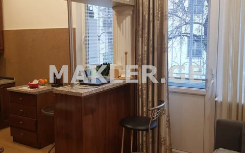  იყიდება 3 ოთახიანი  ბინა საბურთალოზე  ზაქარიაძის ქუჩაზე 