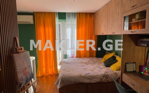  იყიდება 1 ოთახიანი  ბინა საბურთალოზე  ნუცუბიძის ქუჩაზე 
