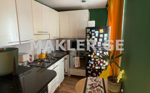  იყიდება 1 ოთახიანი  ბინა საბურთალოზე  ნუცუბიძის ქუჩაზე 