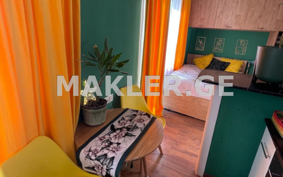  იყიდება 1 ოთახიანი  ბინა საბურთალოზე  ნუცუბიძის ქუჩაზე 