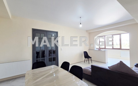 For Sale 2 room  Apartment in Vake dist.  on Tamarashvili st. 