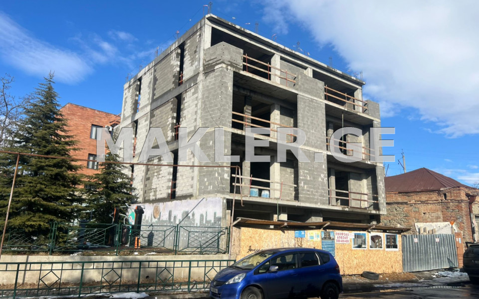  იყიდება მშენებარე ბინა ჩუღურეთის რაიონში  კუმისის ქუჩაზე 