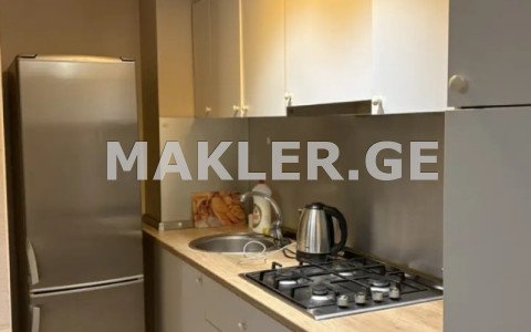  იყიდება 2 ოთახიანი  ბინა საბურთალოზე  გაგარინის ქუჩაზე 