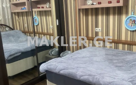  იყიდება 3 ოთახიანი  ბინა საბურთალოზე  ბოჭორიშვილის ქუჩაზე 