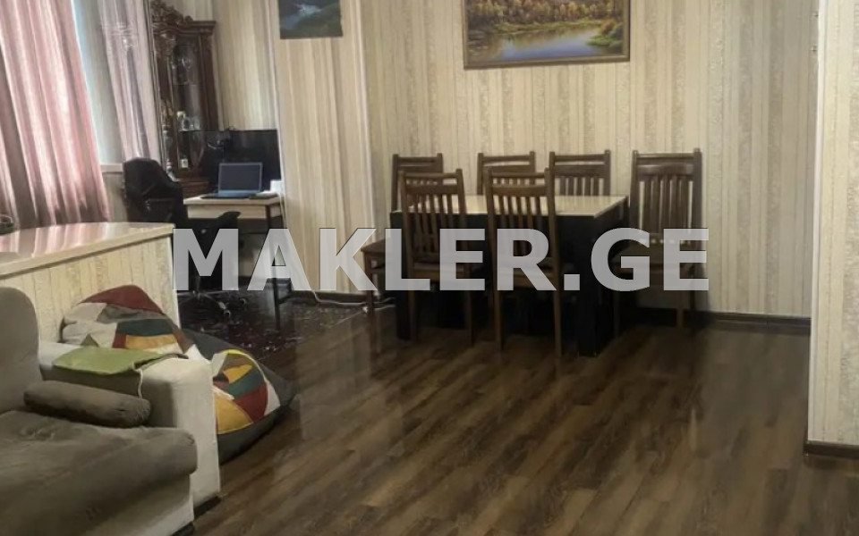  იყიდება 3 ოთახიანი  ბინა საბურთალოზე  ბოჭორიშვილის ქუჩაზე 