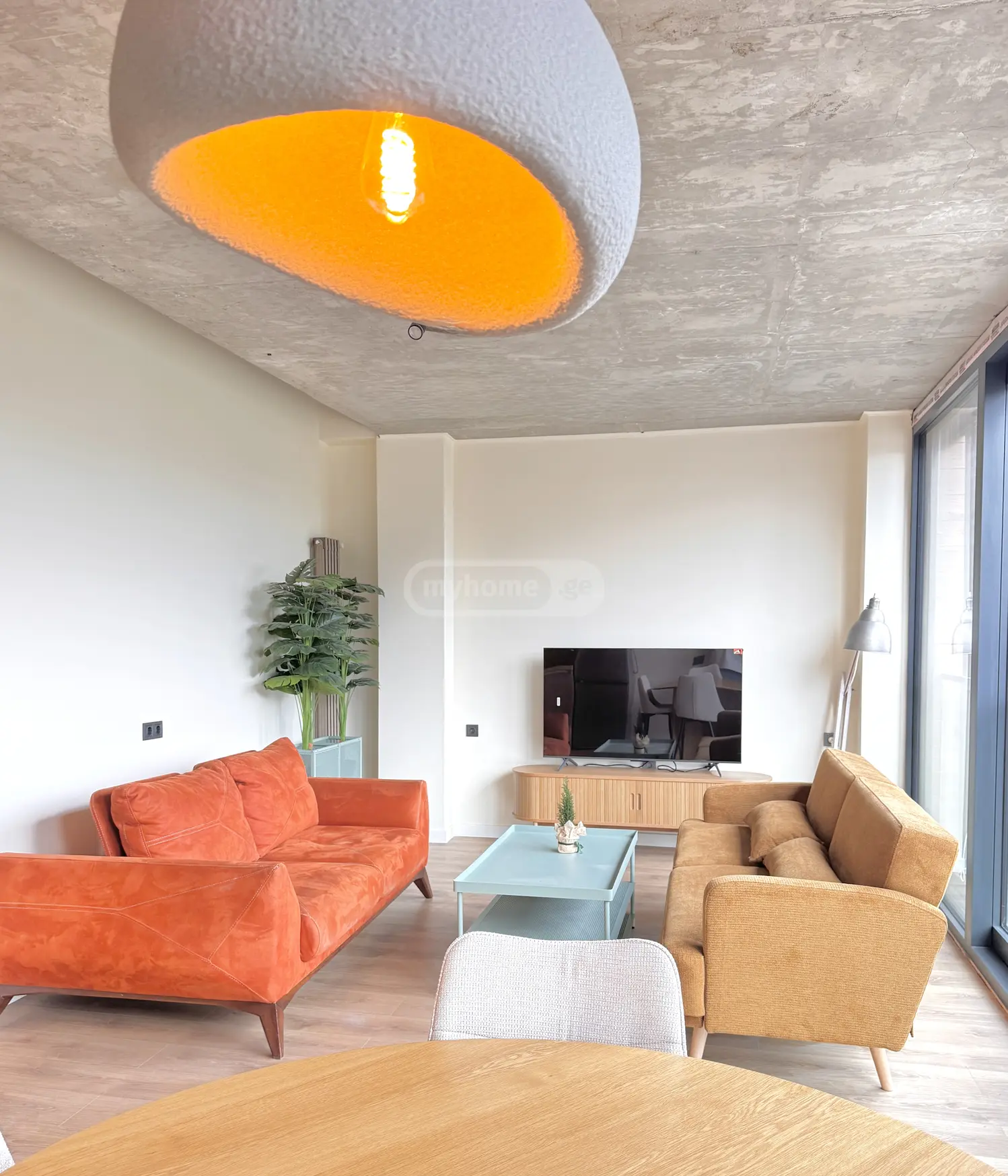  ქირავდება 3 ოთახიანი  ბინა სოლოლაკში (ძველ თბილისში)  კოჯრის ქუჩაზე 