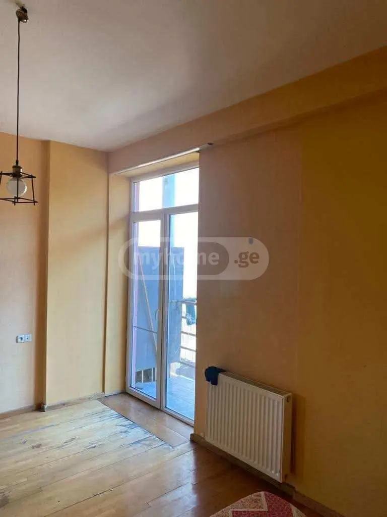  Сдаётся 3 комнатная  Квартира на Вера  на ул. Рчеулишвили 