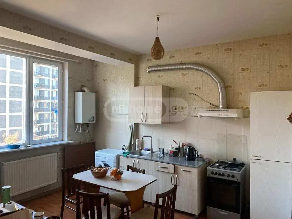  Сдаётся 3 комнатная  Квартира на Вера  на ул. Рчеулишвили 