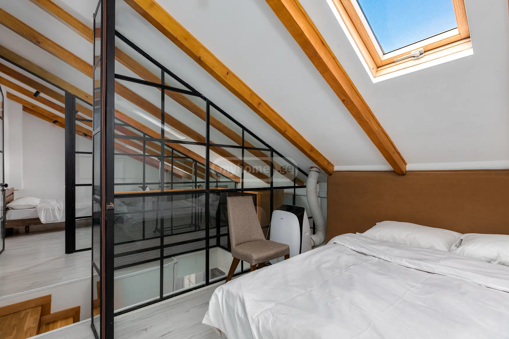  For Rent 3 room  Apartment in Mtatsminda dist. (Old Tbilisi)  in Orbeliani square. 