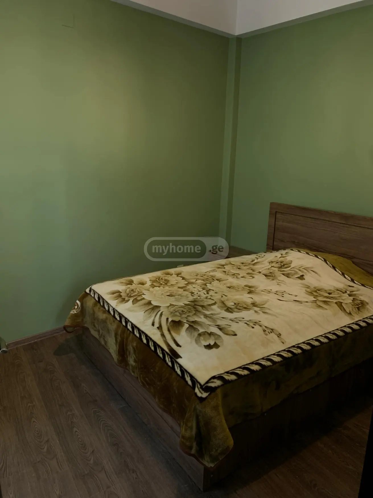  ქირავდება 3 ოთახიანი  ბინა მთაწმინდაზე (ძველ თბილისში)  ორბელიანის მოედანზე 