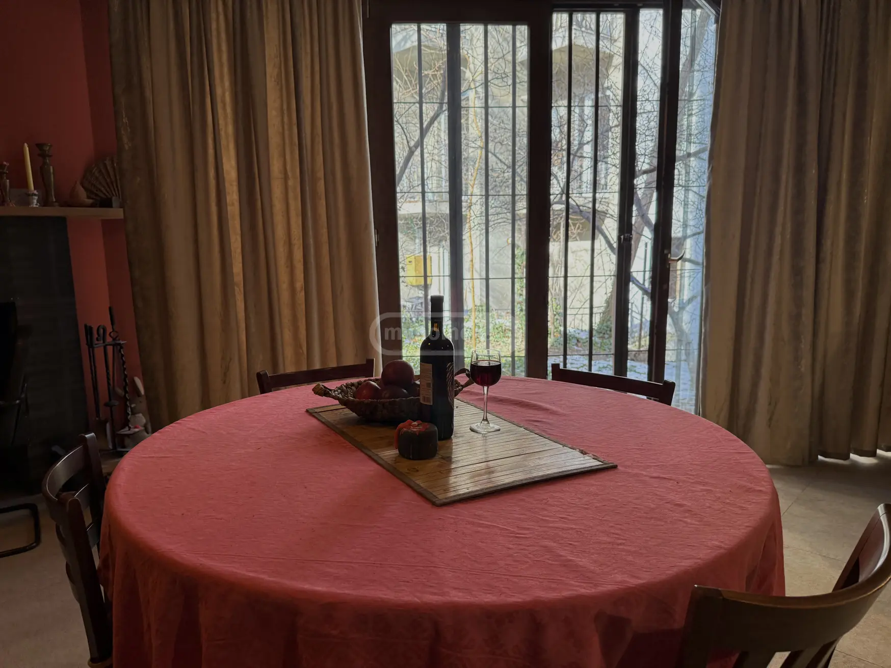  ქირავდება 3 ოთახიანი  ბინა ვერაზე  გოგებაშვილის ქუჩაზე 