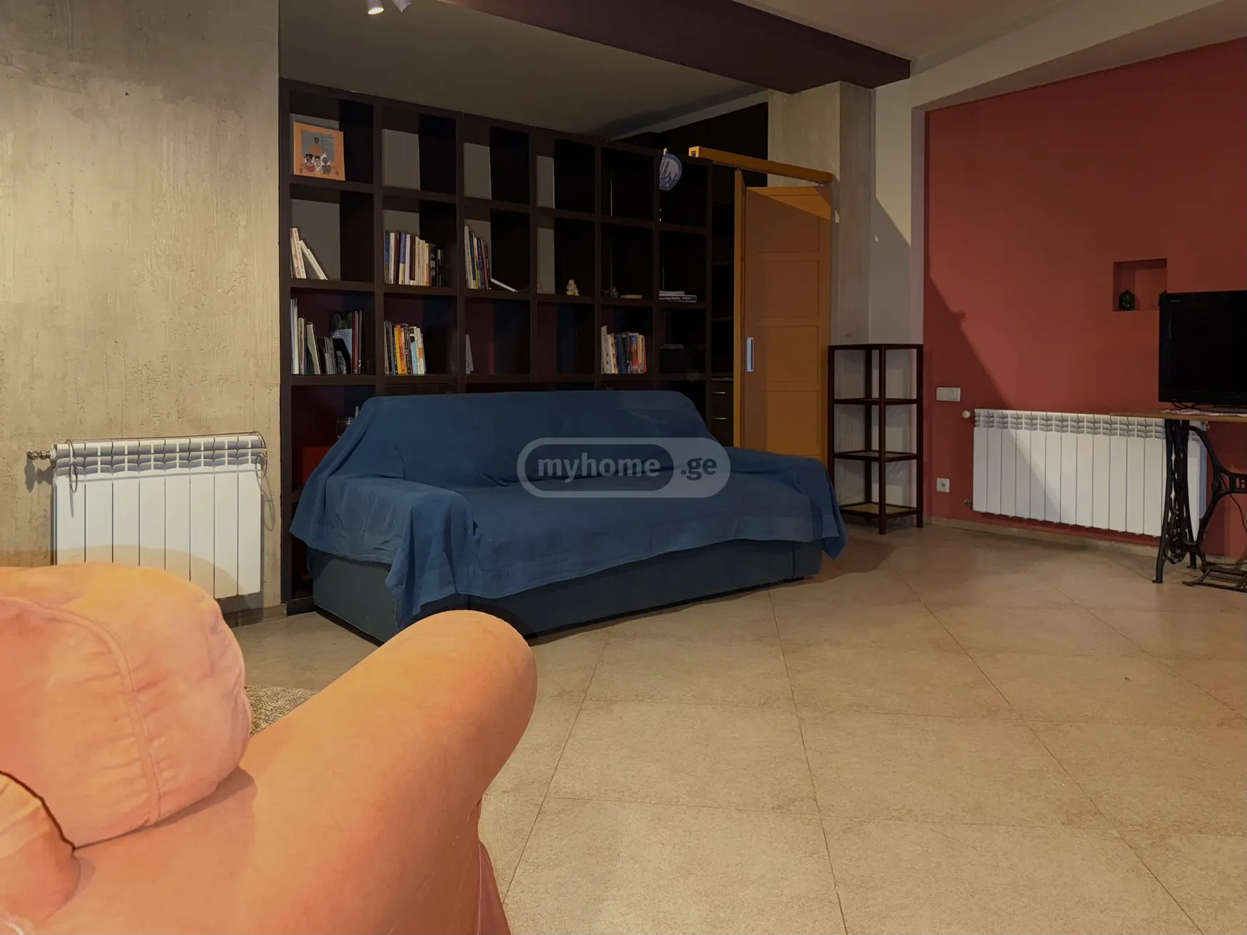  ქირავდება 3 ოთახიანი  ბინა ვერაზე  გოგებაშვილის ქუჩაზე 