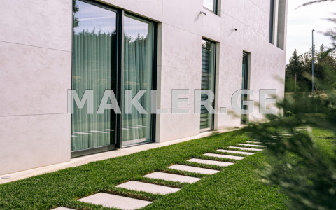  იყიდება 1500 m² ფართობის საკუთარი სახლი კრწანისში  კრწანისის ქუჩაზე 