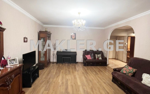  იყიდება 4 ოთახიანი  ბინა ნუცუბიძის პლატოზე