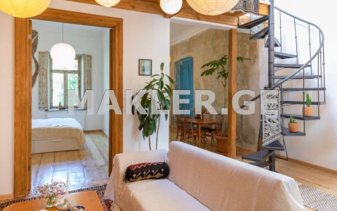  Satılık 3   Daire in Sololaki dist. (Old Tbilisi)  in Amagleba st. 