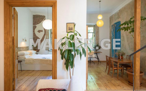  Satılık 3   Daire in Sololaki dist. (Old Tbilisi)  in Amagleba st. 