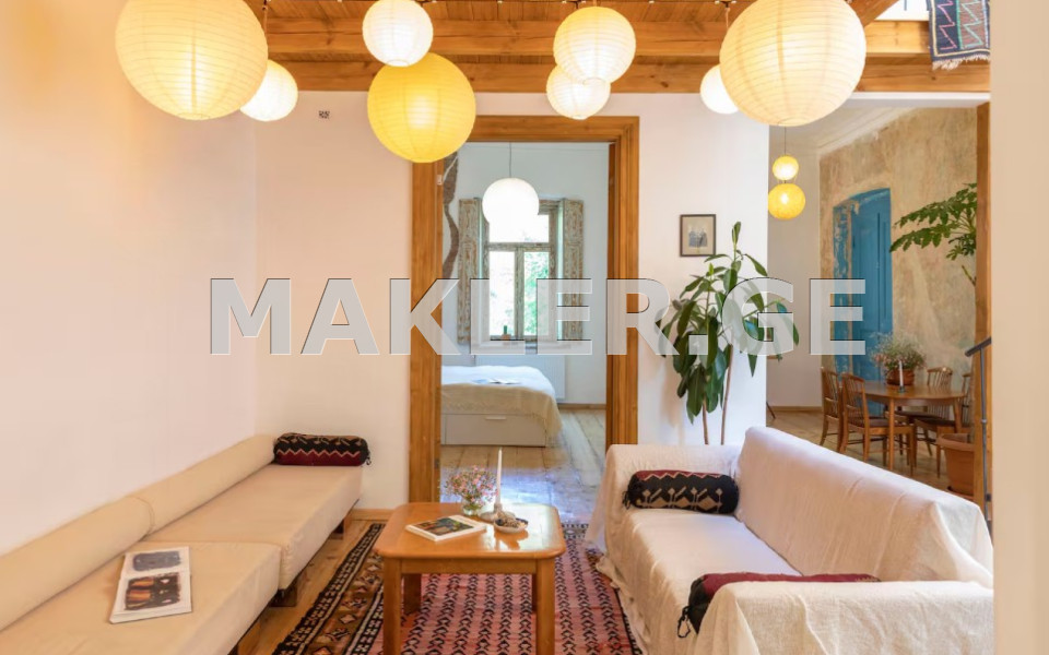  Satılık 3   Daire in Sololaki dist. (Old Tbilisi)  in Amagleba st. 