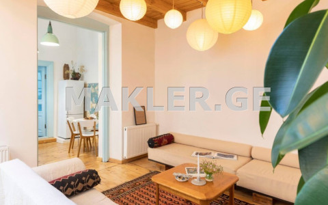  Satılık 3   Daire in Sololaki dist. (Old Tbilisi)  in Amagleba st. 