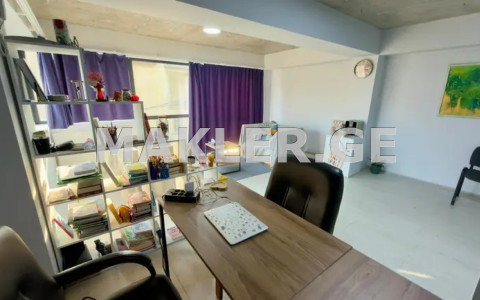  Продается Сдаётся 465 m² площадь Коммерческая площадь в Сабуртало  улице Юрха Надирадзе 