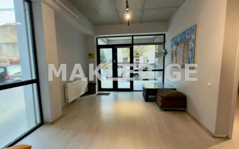  Продается Сдаётся 465 m² площадь Коммерческая площадь в Сабуртало  улице Юрха Надирадзе 