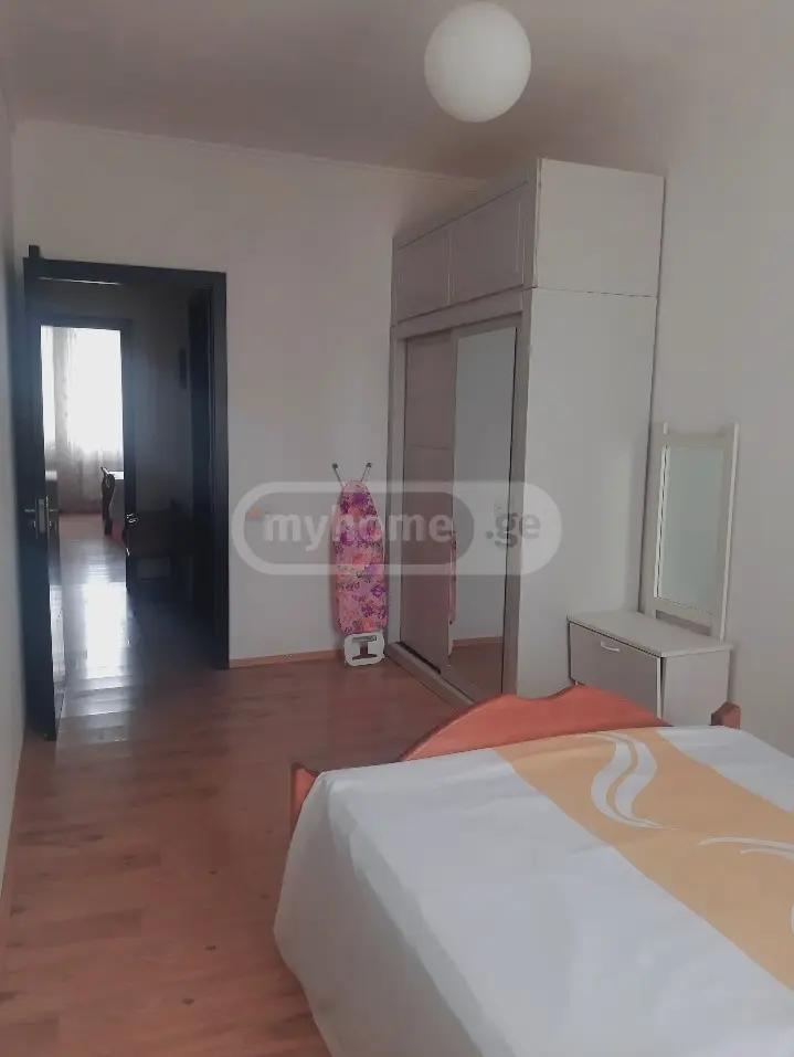  For Sale 3 room  Apartment in Navtlugi  in Iunker st. 