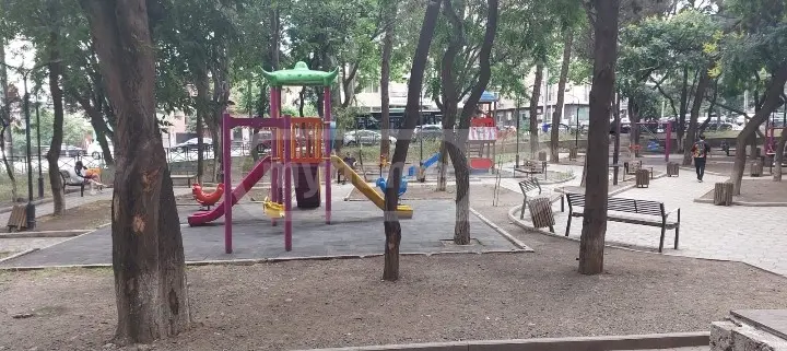  For Sale 3 room  Apartment in Navtlugi  in Iunker st. 