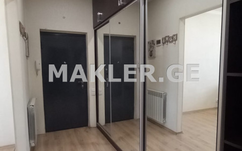  იყიდება 3 ოთახიანი  ბინა ნავთლუღში  იუნკერთა ქუჩაზე 