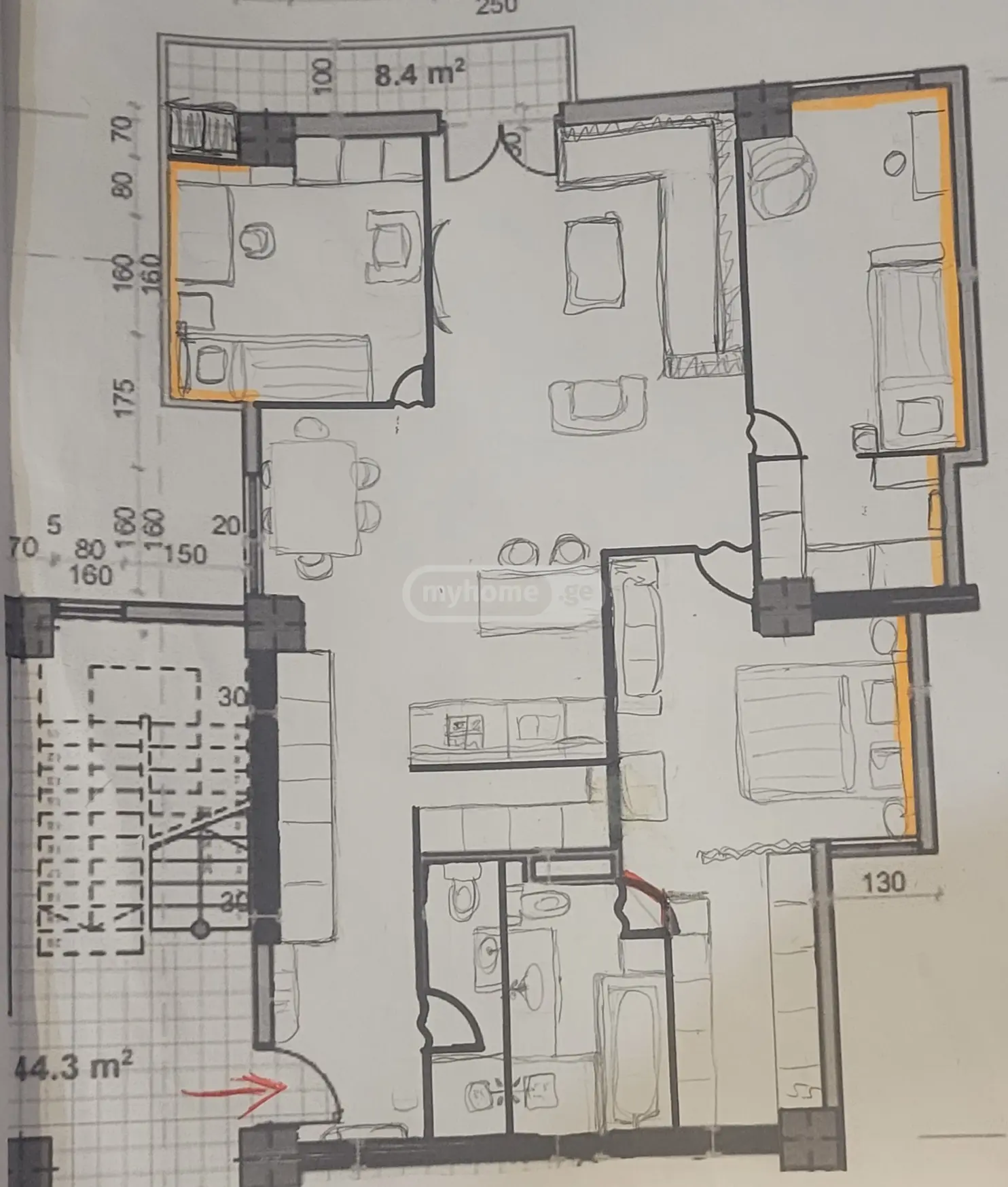  იყიდება 4 ოთახიანი  ბინა ისანში  ბოჭორმის ქუჩაზე 